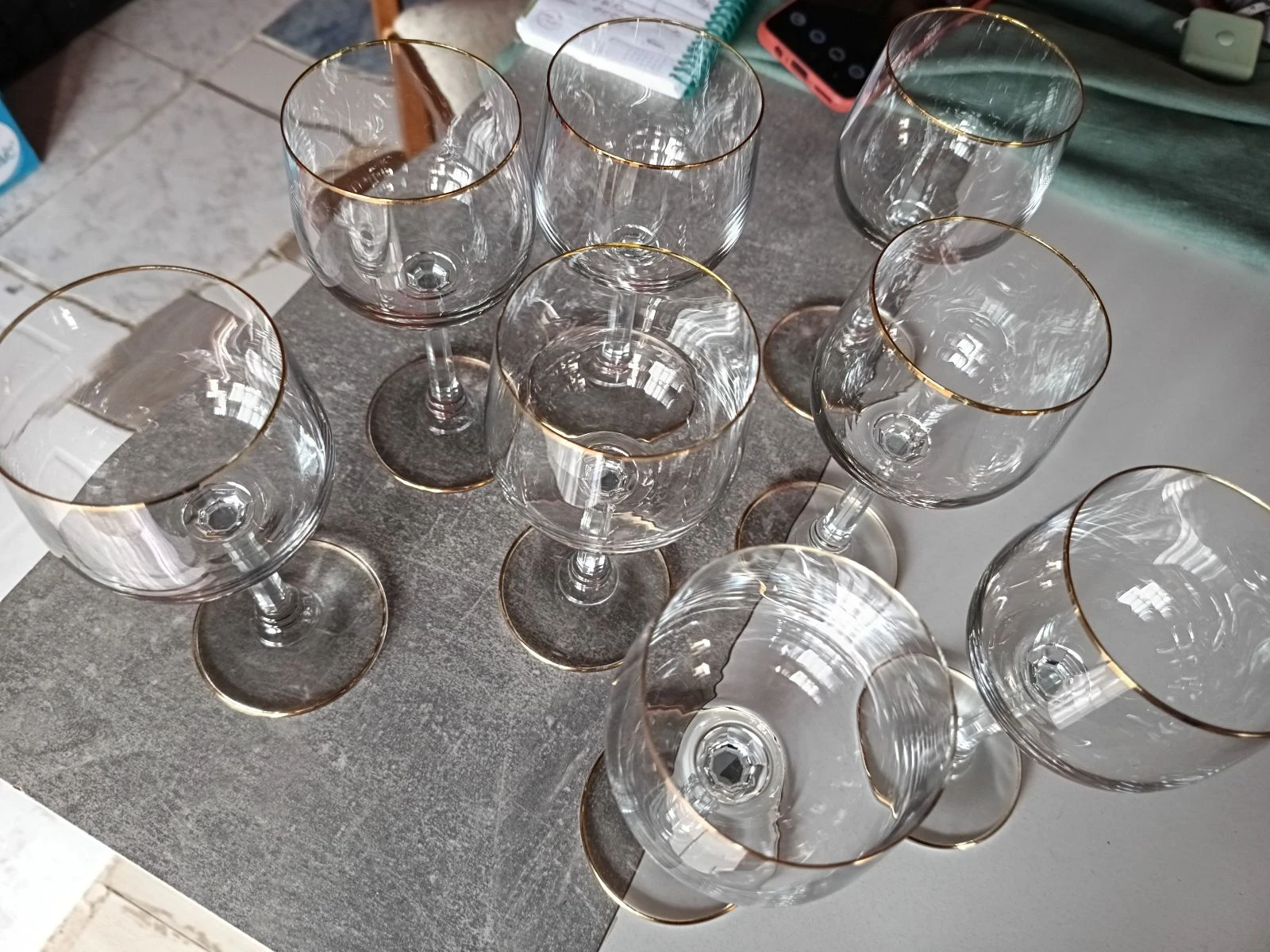 Set of 8 wine glasses with golden filigree on base and rim – photo 4